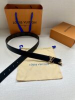 ⁦חגורת Louis Vuitton⁩ – תמונה ⁦3⁩