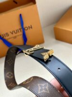 ⁦חגורת Louis Vuitton⁩ – תמונה ⁦4⁩