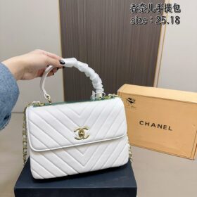 תיק CHANEL