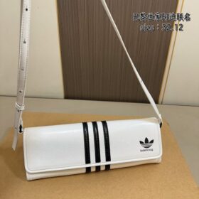 תיק BALENCIAGA x ADIDAS