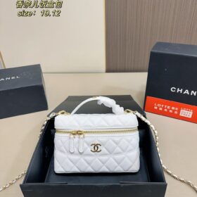 תיק CHANEL