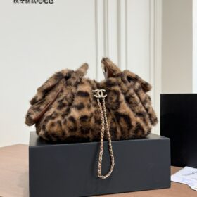תיק Tote CHANEL