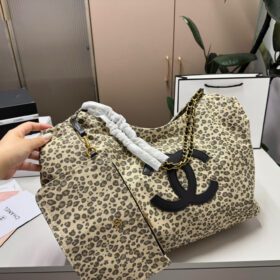 תיק חוף CHANEL