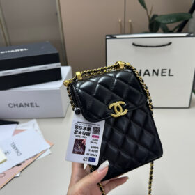 תיק CHANEL