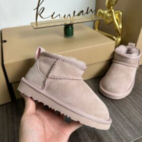 UGG