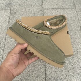 UGG 09