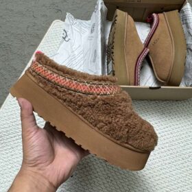 UGG TZ17