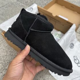 UGG