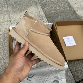 UGG