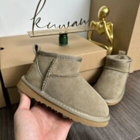 UGG