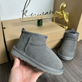 UGG