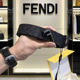 חגורה FENDI