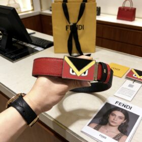 חגורה FENDI