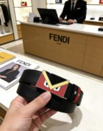 ⁦חגורה FENDI⁩ – תמונה ⁦2⁩