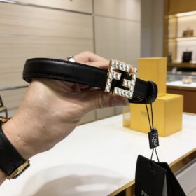 חגורה FENDI