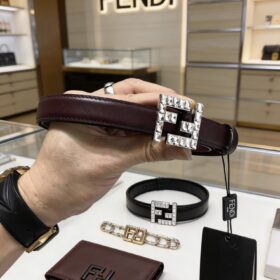 חגורה FENDI