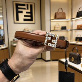 חגורה FENDI