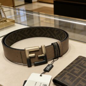 חגורה FENDI