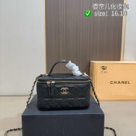 תיק CHANEL