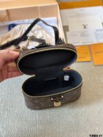⁦תיק LOUIS VUITTON⁩ – תמונה ⁦4⁩