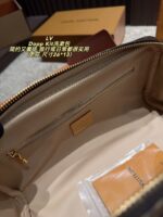 ⁦תיק רחצה LOUIS VUITTON⁩ – תמונה ⁦4⁩