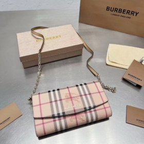תיק BURBERRY
