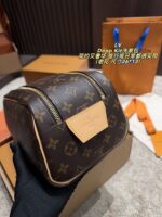 ⁦תיק רחצה LOUIS VUITTON⁩ – תמונה ⁦2⁩