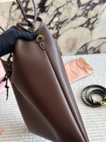 ⁦תיק MIU MIU Tote⁩ – תמונה ⁦3⁩