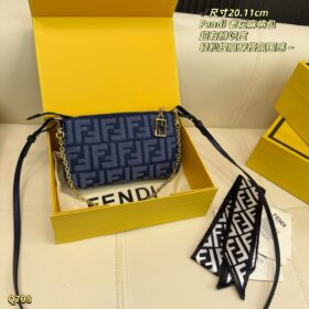 תיק FENDI