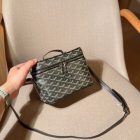 תיק GOYARD