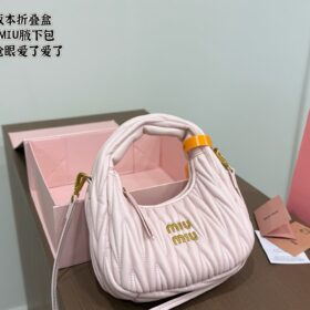 תיק MIU MIU