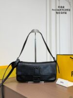 תיק FENDI Baguette