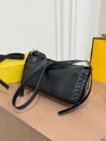 ⁦תיק FENDI Baguette⁩ – תמונה ⁦3⁩