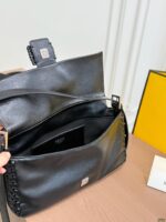 ⁦תיק FENDI Baguette⁩ – תמונה ⁦2⁩