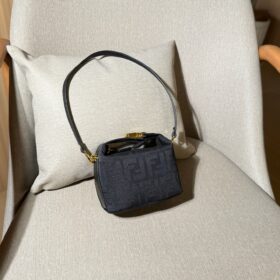 תיק FENDI