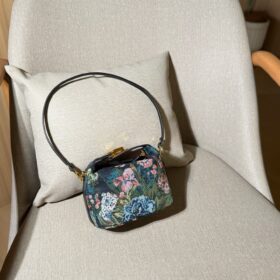 תיק FENDI