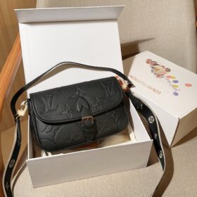 תיק LOUIS VUITTON Diane